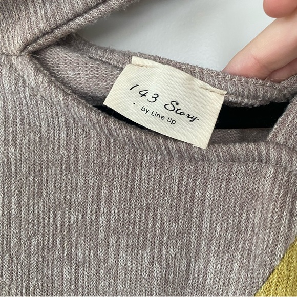 1.4.3 STORY BY LINE UP | cold shoulder sweater - Picture 3 of 9